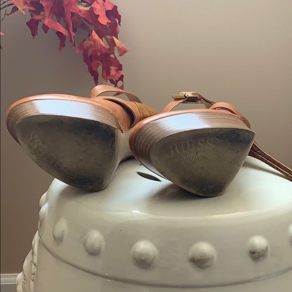 Guess beige platform heels - Picture 3 of 4